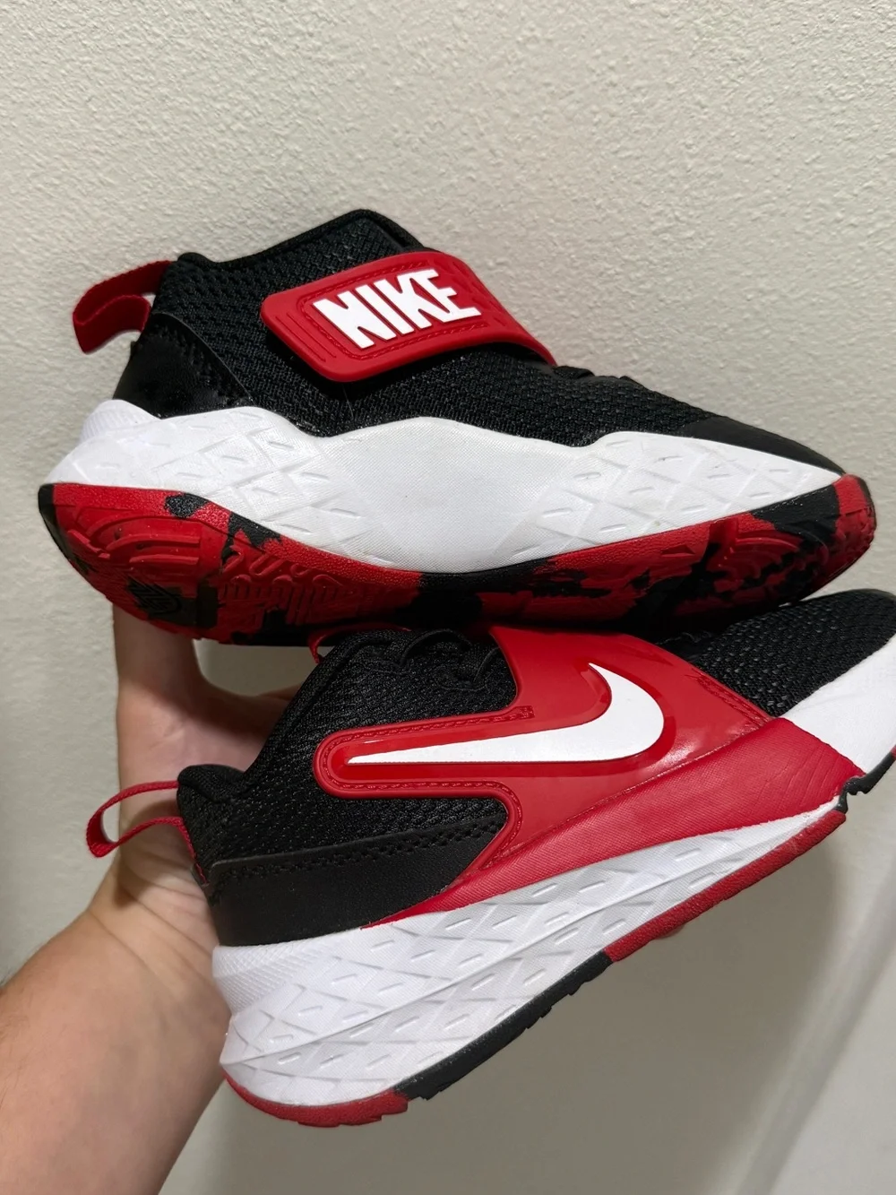 Nike Team Hustle D 12 size 10.5c